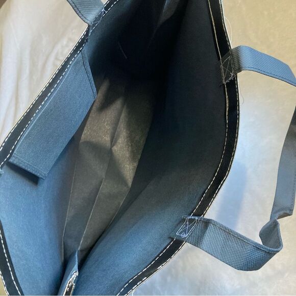 Steve Madden I’m With Steve Silver Metallic Oversized Shopper Tote Bag Pocket - Picture 8 of 8